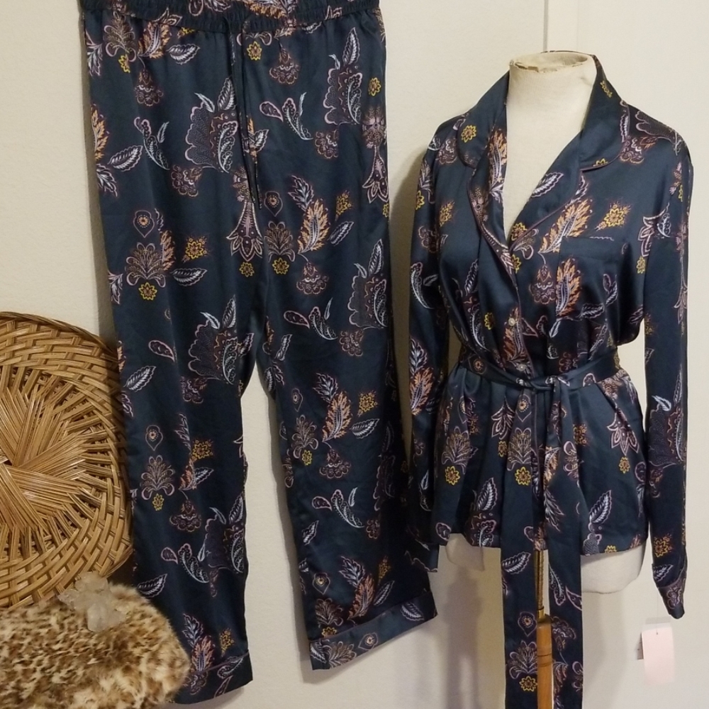 Shimera LUXE satin pajamas new M